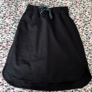 Lululemon multi pocket high rise skirt
